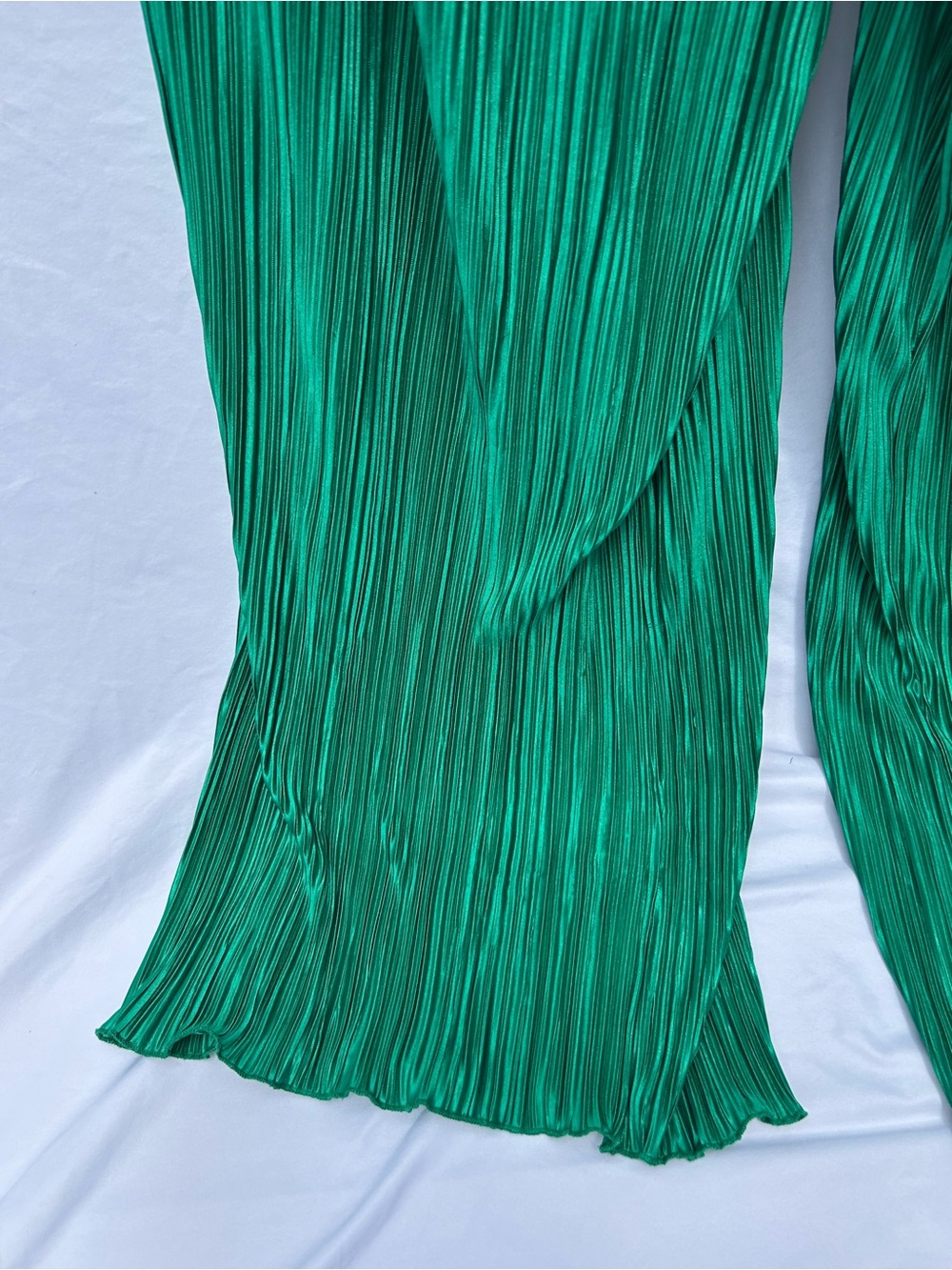 City Chic Emerald Green Strapless Pleated Wide-Leg Jumpsuit - Picture 7 of 11